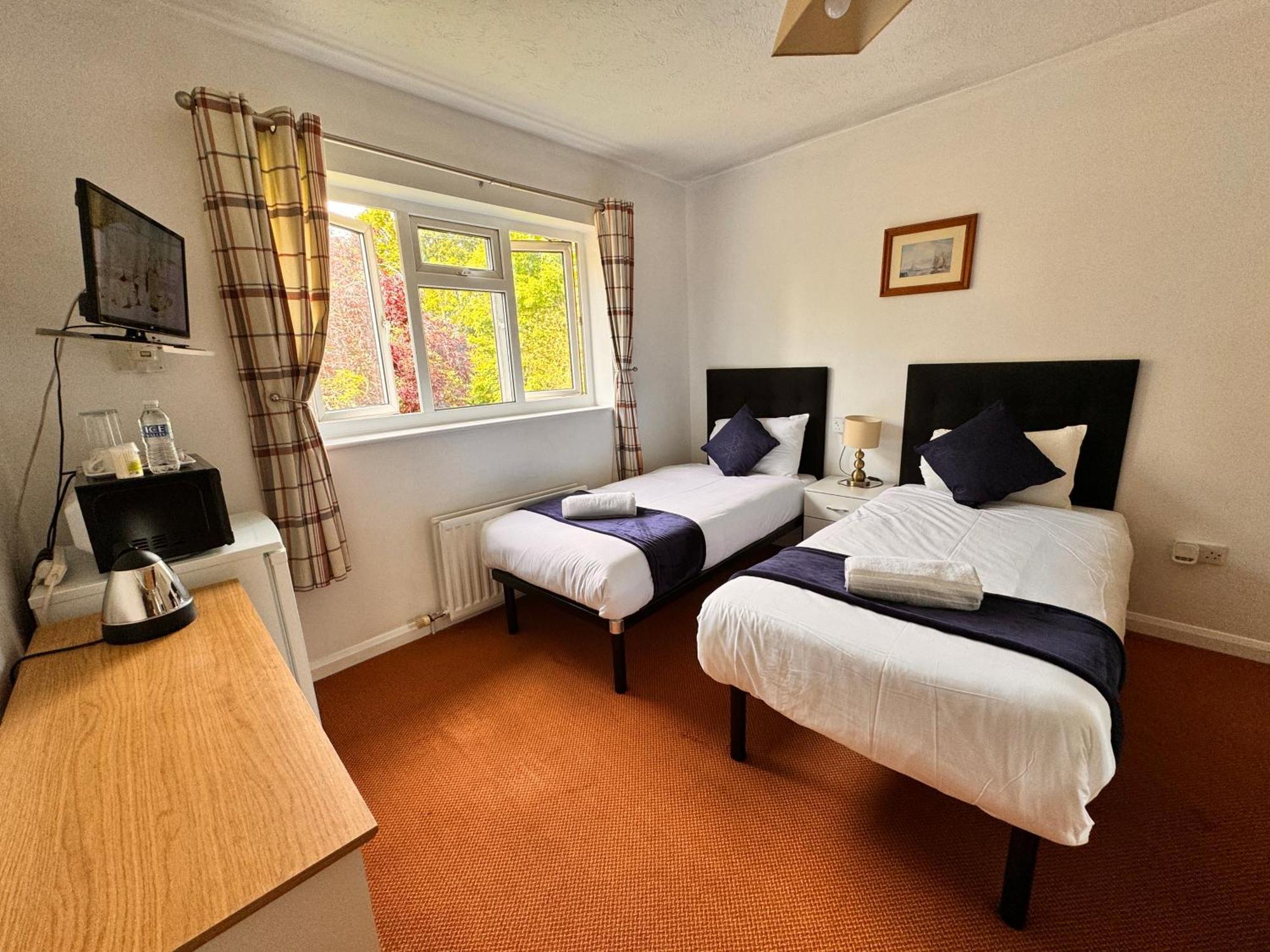 High Trees Guest House Gatwick Horley Kültér fotó
