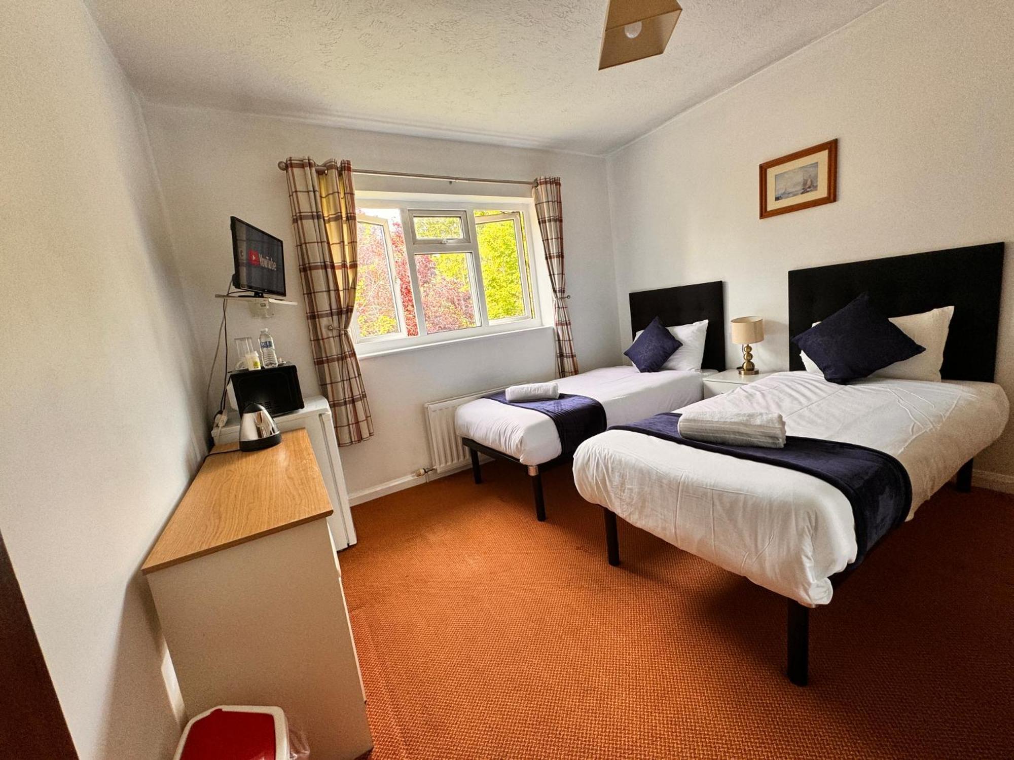 High Trees Guest House Gatwick Horley Kültér fotó