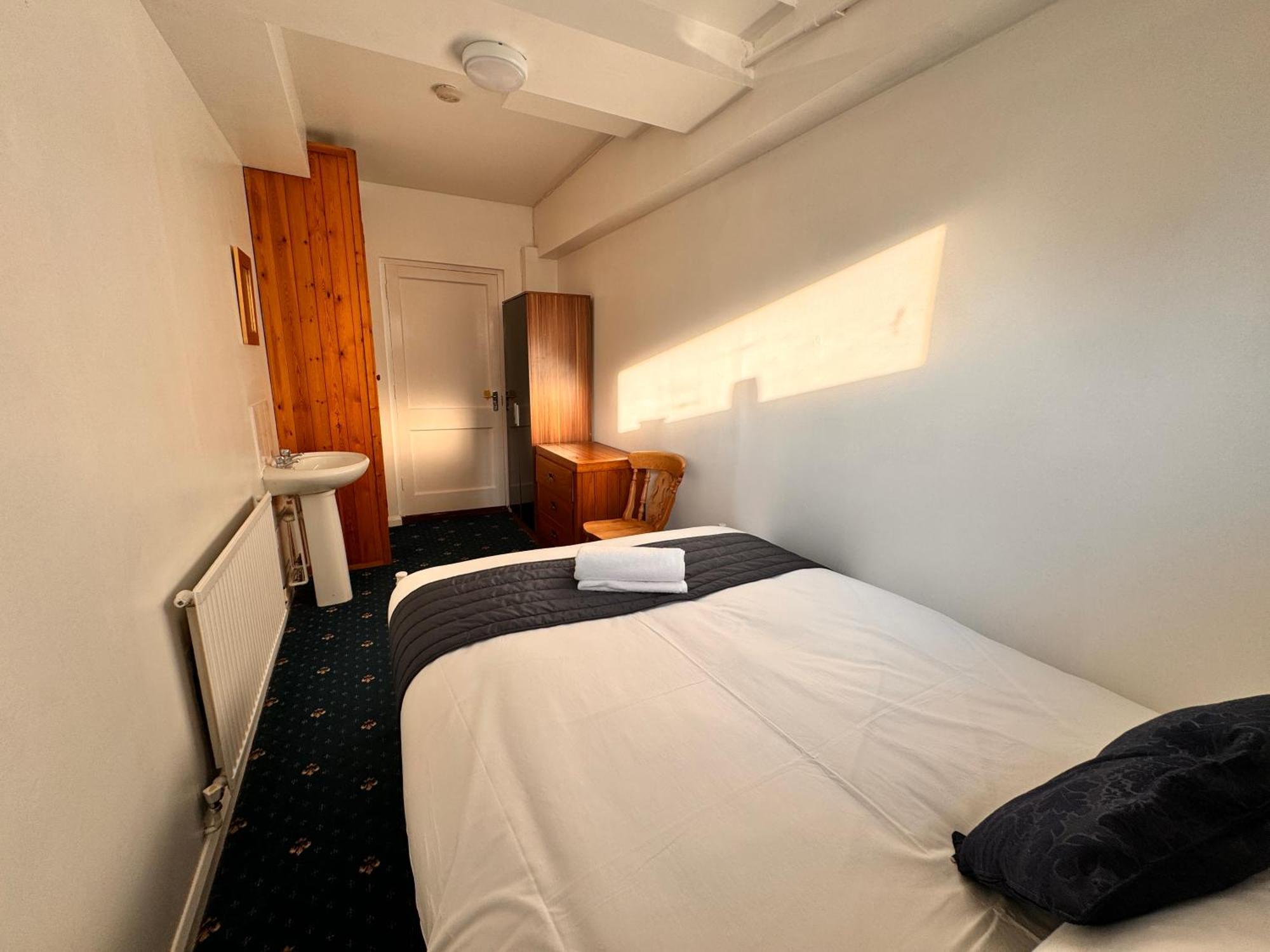 High Trees Guest House Gatwick Horley Kültér fotó
