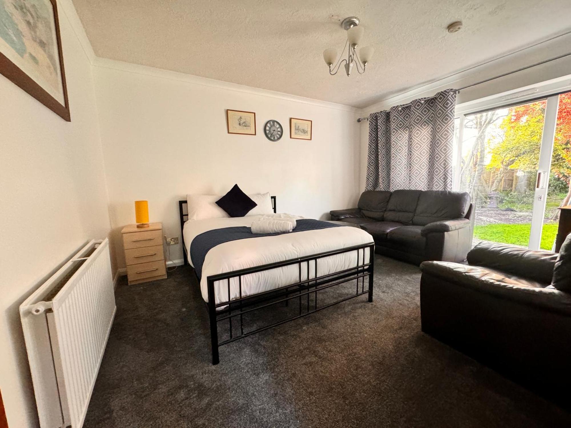 High Trees Guest House Gatwick Horley Kültér fotó