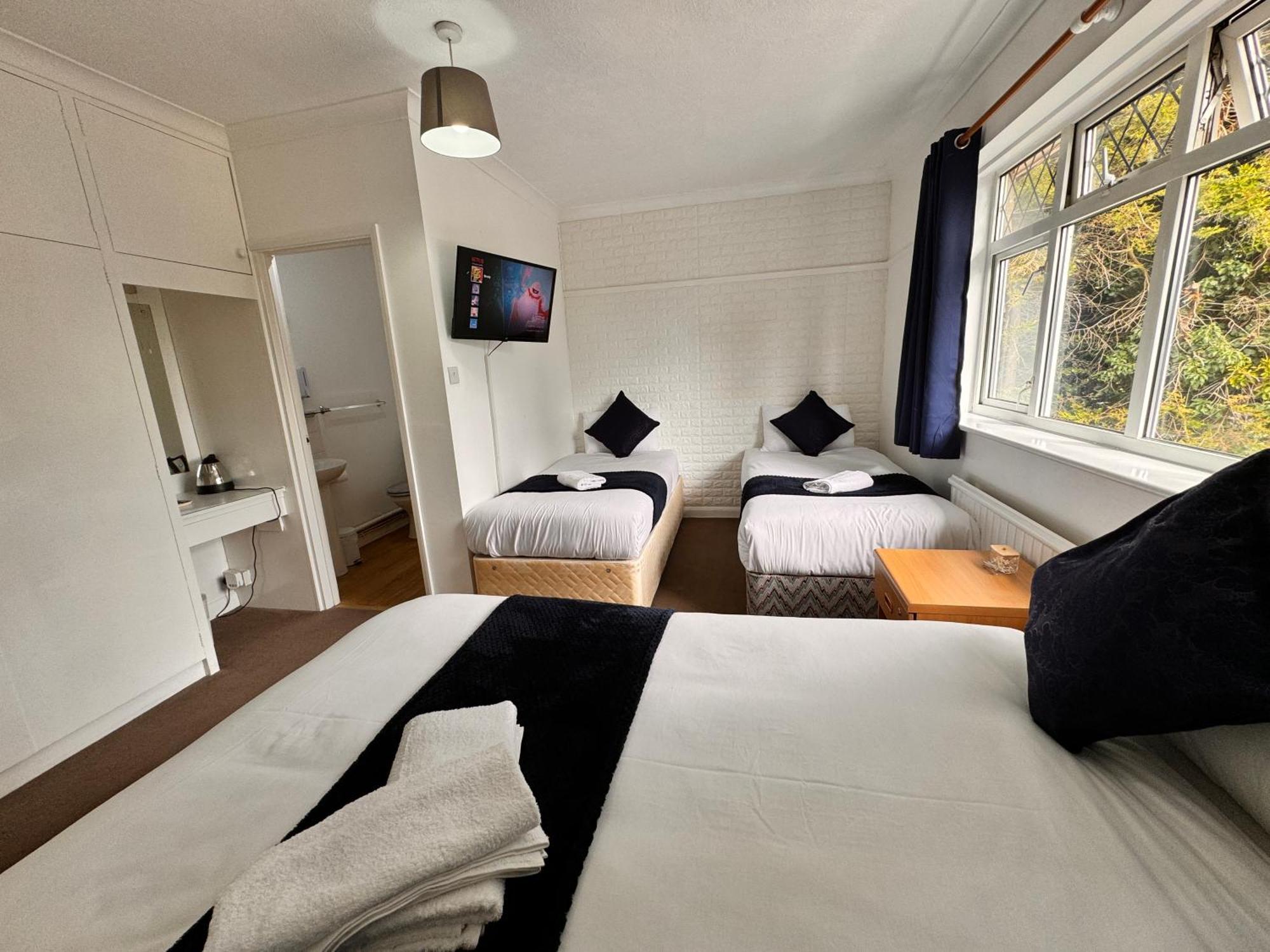 High Trees Guest House Gatwick Horley Kültér fotó