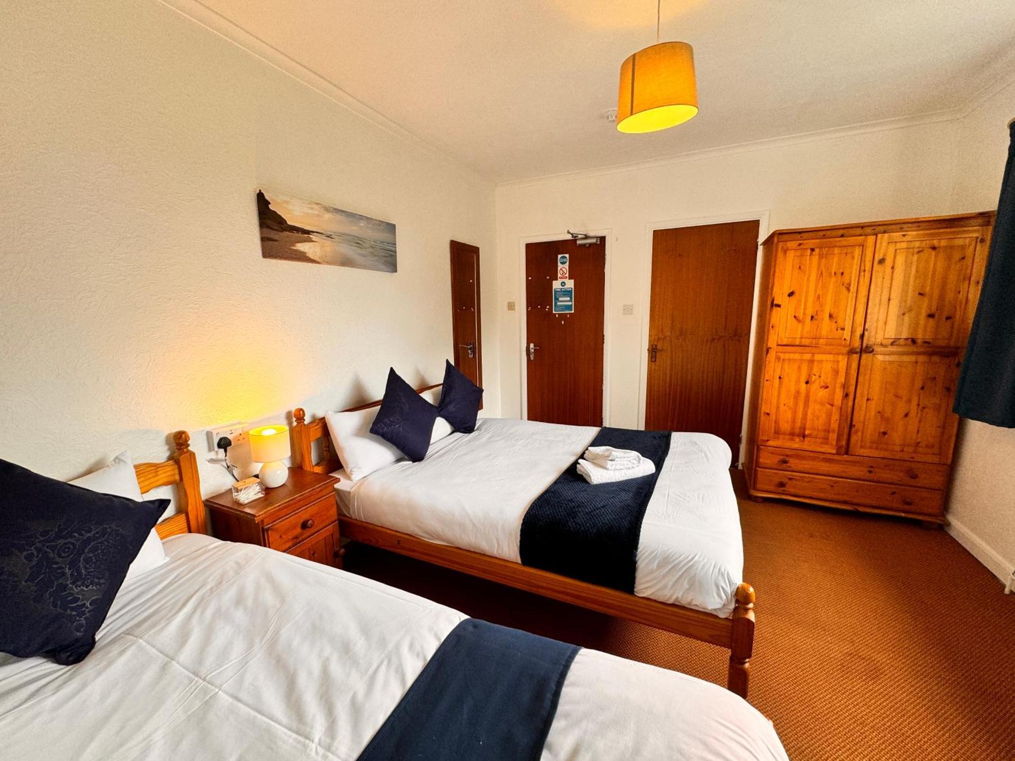 High Trees Guest House Gatwick Horley Kültér fotó